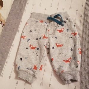 Gray sweatpants with fox images size 3-6 months